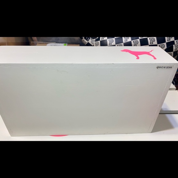 VICTORIA’S SECRET PINK STORE DISPLAY PROP WOODEN TRAY PINK DOG RARE 13”L x 7”W - Picture 5 of 10
